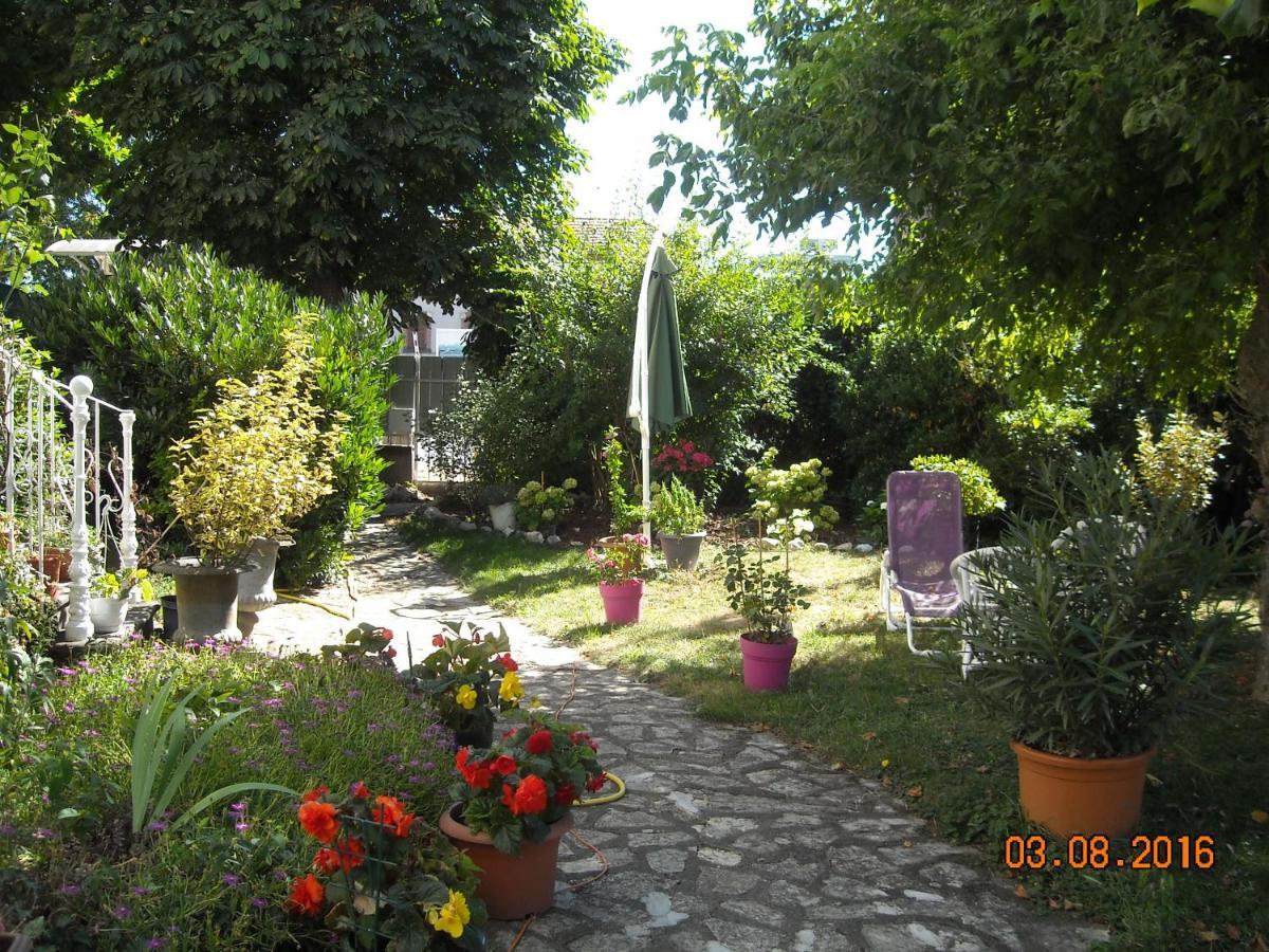 Maison De Retraite Vertaizon Buitenkant foto